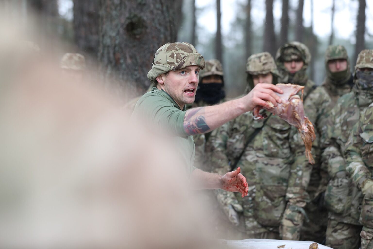 UK_Soldiers_sharpen_survival_skills_(6505687)