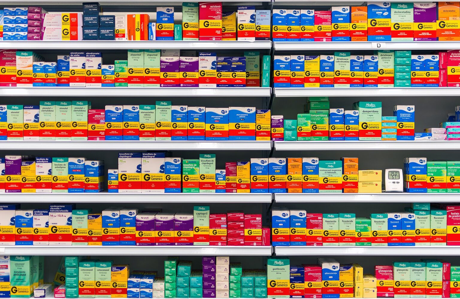 Pharmacie_in_Paulista_Avenue